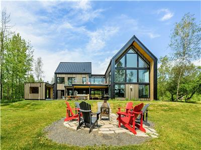 EASTERN TOWNSHIPS CHALET BROMONT SHEFFORD AREA